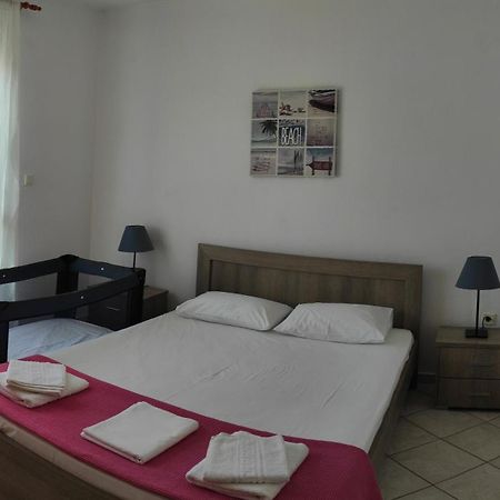 Roses Rt Apartments Skioni I Nea Skioni Ngoại thất bức ảnh